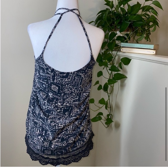 Mossimo Abstract Print Open Back Tank Top - Picture 4 of 8